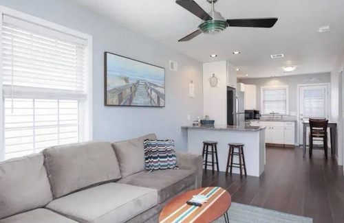Seaside Heights Cabaña | Private bkyd w/tiki Bar, Linens + towels included, Walk to beach. 4 beach badges