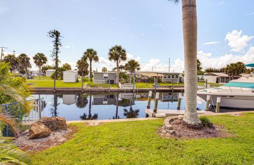 El Jobean Apartamento | Private Boat Dock Canal-Front Port Charlotte Gem