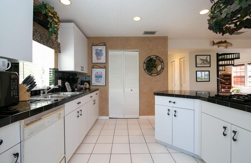 Terra Ceia Casa | Private Boat Ramp & Free Kayaks! Tropical Home on Canal By Tampa Bay