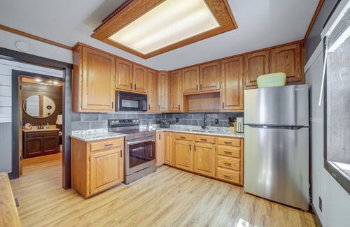 Grove Casa | Private Boat Slip & Dock: Lakefront Grove Retreat!