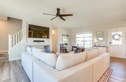 Livingston Casa | Private Boat Slip on Lake Anna 3,000-Sq-Ft Home!