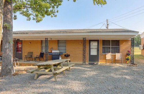 Greers Ferry Cabina | Private Boat Slip: Boater's Haven in Greers Ferry!