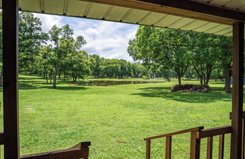 Grove Cabina | Private Cabin by Pond