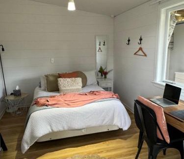 Whangarei Cama Y Desayuno | Private Cabin close to the City Centre