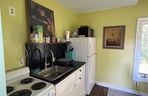 Scottsville Cabaña | Private cabin in wine country