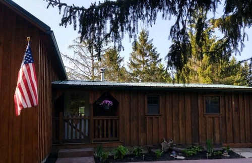 Niobe Cabina | Private Cabin on 15 acres w/ pond minutes from Chautauqua Lake, pet friendly
