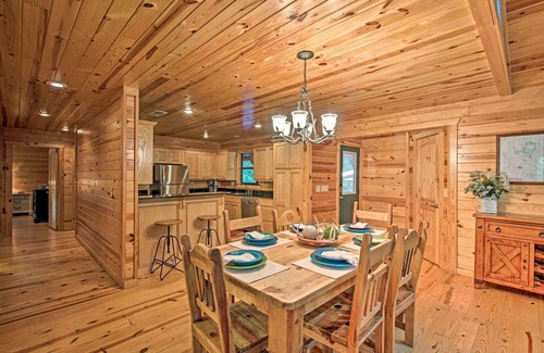 Golden Cabina | Private Cabin on 25acres w/ Huge Grilling Pavilion