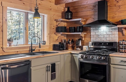 Bridgton Cabina | Private cabin on 3Acres with private hot tub! Lake access, Skiing, Snowmobiling!