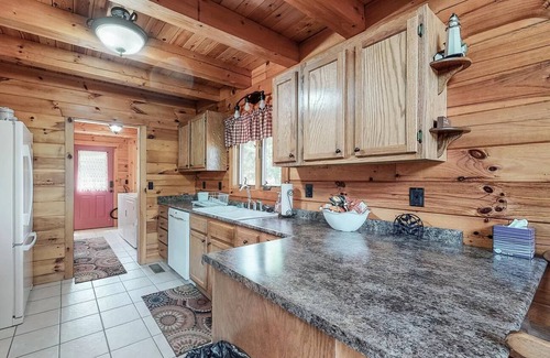 Cadiz Casa | Private Cabin Overlooking Lake Barkley