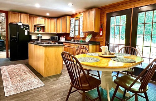 Bristol Cabina | Private Cabin perfect for couples and families!