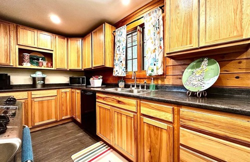 Bristol Cabina | Private Cabin perfect for couples and families!