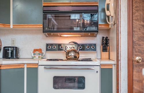 Gouldsboro Cabina | Private Cabin in Wooded Oasis with many amenities!