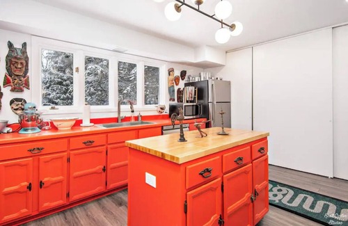 Solon Mills Casa | Private Cabin with Scenic Nature Views in Richmond
