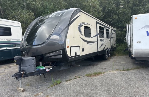 Litchfield Casa | Private camp site on Sand Pond, nicely furnished RV & your own private dock!!