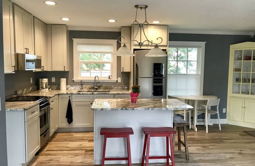 Avondale Casa | Private Carriage House in Charming Historic Avondale. Walkable & Quiet.