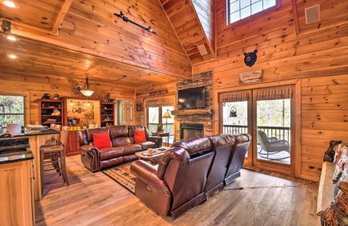 East Ellijay Casa | Private Cartecay River Home with Hot Tub and Game Room