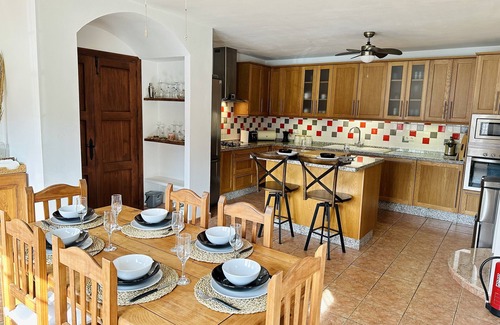 Beznar Casa | Private Casa Rural Retreat, Stunning Lake View, Lecrin Valley