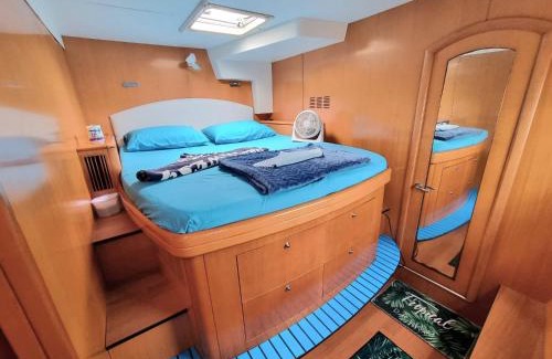 Chalong Alquiler De Eote | Private Catamaran Yacht charter in Phuket by YACHTALE