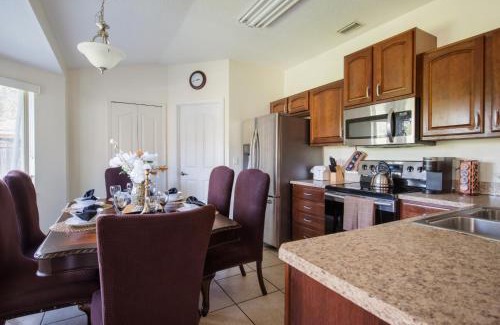Deltona Lakes Casa | Private Centrally located Cozy relaxing Getaway!