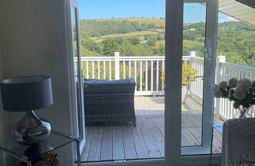Llanllwchaiarn Chalet De Esquí | Private Chalet in New Quay with stunning views