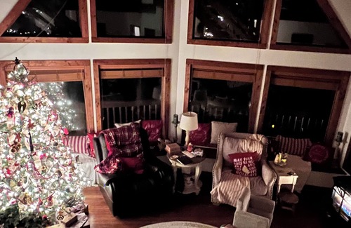 Frank Chalet De Esquí | Private chalet on fifty four acres.