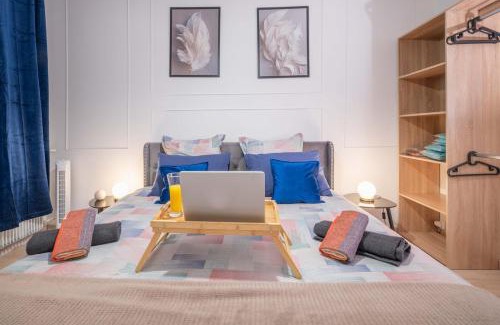 Dreux Apartamento | Private Cinema and Gaming Room Getaway