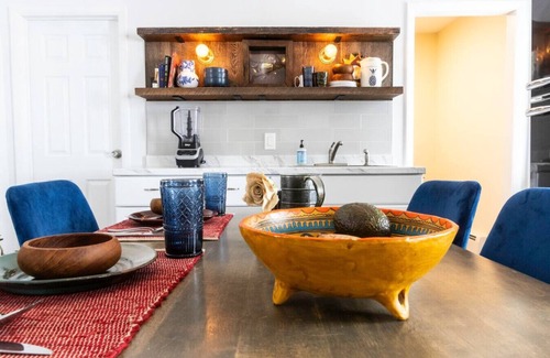 Torrington Apartamento | Private Classy 2nd Flr 3 Bed Apt Near Downtown