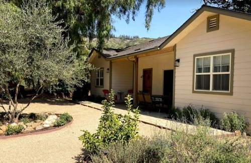 Camarillo Casa | Private, Clean and Spacious Guesthouse
