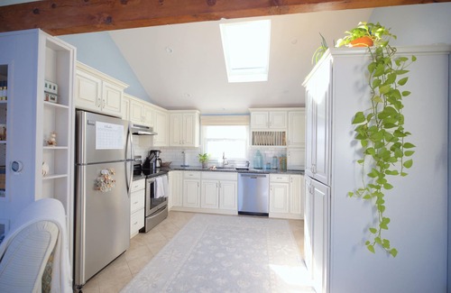 Southold Cabaña | Private Coastal Two Bedroom Cottage on the Water