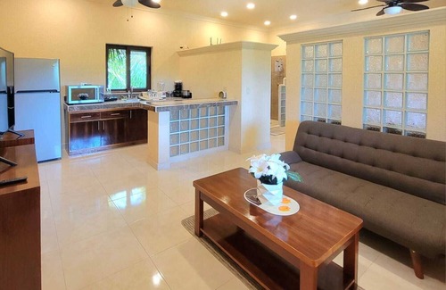 Salina Grande Apartamento | Private Comfortable Apartment/ Suite 5min from Supermarket & Marina