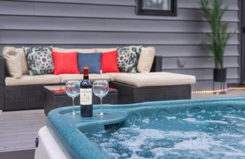 Petoskey Casa | Private & Convenient-Hot tub-Fire Pit-Game room!
