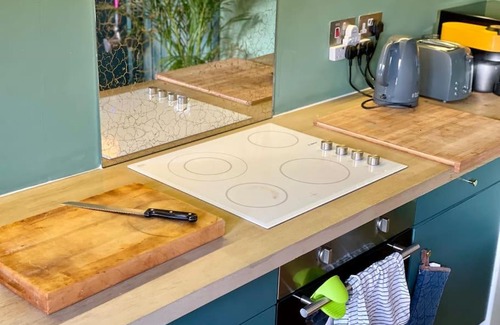 Kew Apartamento | Private & cosy garden lodgings