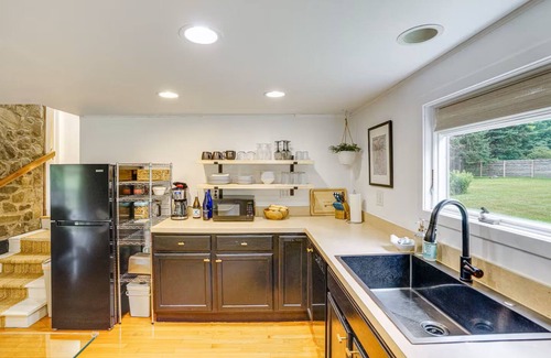 Austerlitz Casa | Private Cottage Close to Shopping, Skiing, Swimming, Hiking, Biking and Dining.