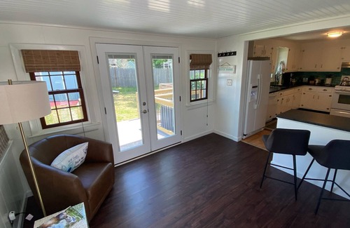Harwich Center Cabaña | Private Cottage close to bike trail and lakes. Dogs Are Welcome!