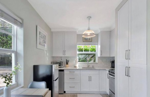 Delray Beach Casa | Private Cottage/Courtyard steps from Downtown Delray and The Chic Ray Hotel