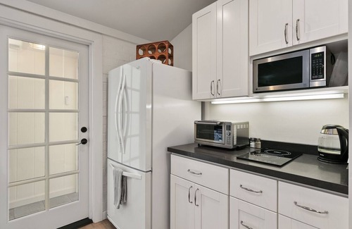 Encinitas Casa | Cottage privado! Es fácil caminar por el parque de Encinitas y Moonlight Beach.
