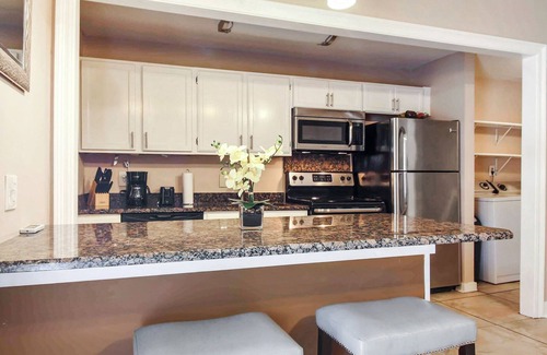 Faubourg Livaudais Condominio | TERRAZA PRIVADA! S T. CHARLES AVE !!! ¡DISTRITO DEL JARDÍN!
