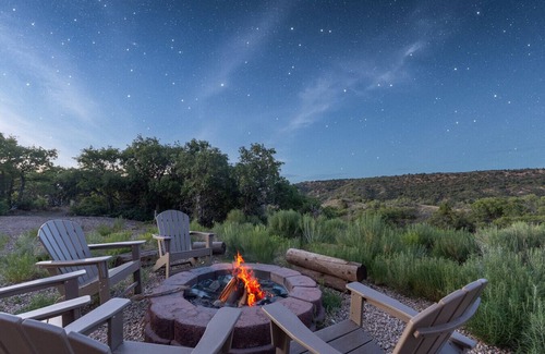 Alton Cabina | Private Cowboy Hot Tub with Alleged UFO Sightings