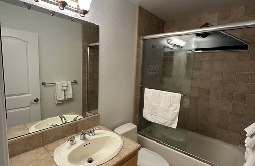 Alamo Casa | Private & Cozy 1-bedroom guest house in delightful Alamo with WiFi, AC