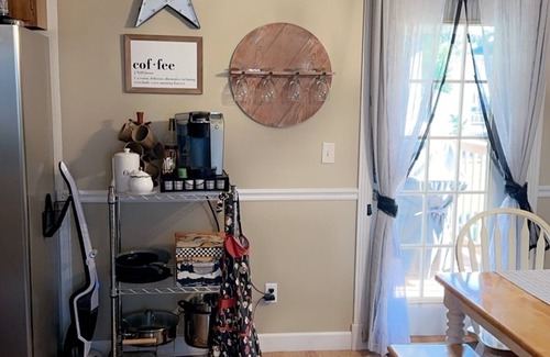 Morristown Casa | Private, Cozy, Clean 4 Bedroom Home in Morristown. WiFi, AC, close to downtown.