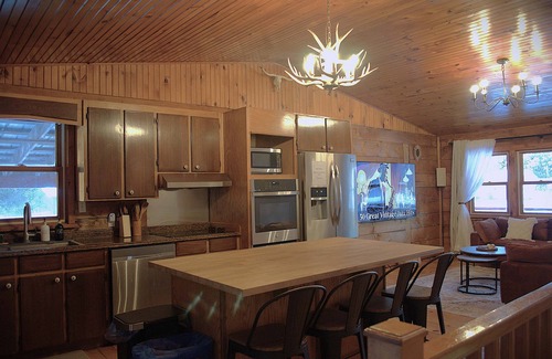 North Algona Wilberforce Cabina | Private Cozy Cottage-Near Lake Dore, Bon Echo & Algonquin Park