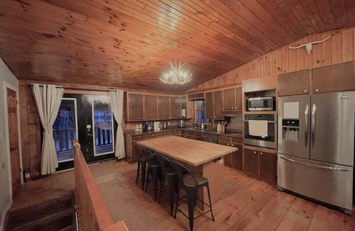 North Algona Wilberforce Cabina | Private Cozy Cottage-Near Lake Dore, Bon Echo & Algonquin Park