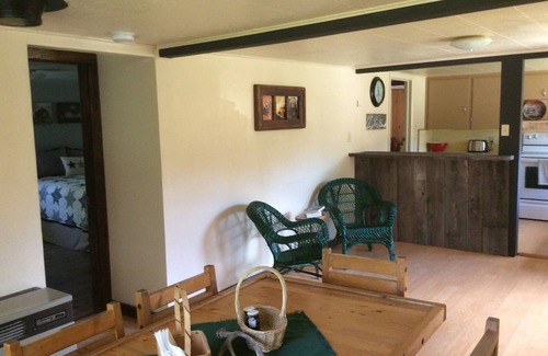 Gardiner Casa | Privado, acogedor, Mountain Home Situado en una corriente de la trucha - 10 Miles To PNY