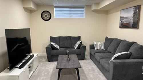 Fort Gary Apartamento | Private Cozy Spacious 1 bedroom basement suite