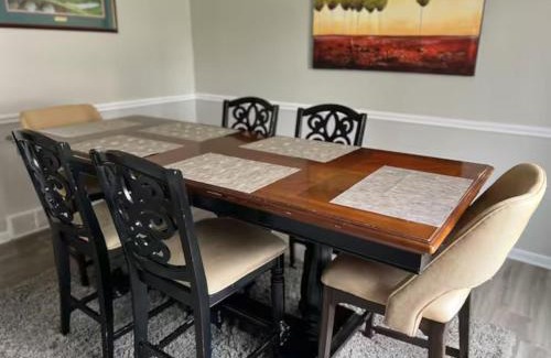 Grove City Casa | Private Cul-de-Sac Oasis 4BR