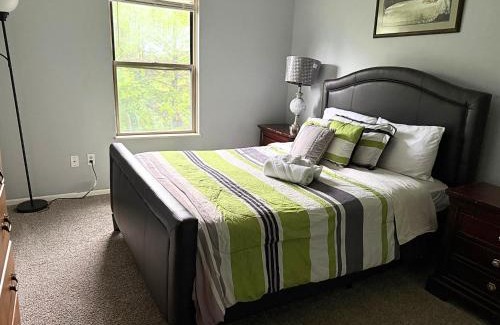 Grove City Casa | Private Cul-de-Sac Oasis 4BR