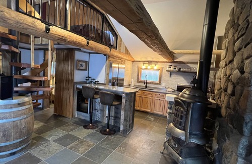 Gardiner Cabina | Private Custom Cabin on Yellowstone River with Breathtaking Views