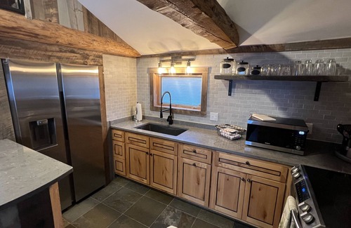 Gardiner Cabina | Private Custom Cabin on Yellowstone River with Breathtaking Views