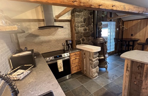 Gardiner Cabina | Private Custom Cabin on Yellowstone River with Breathtaking Views