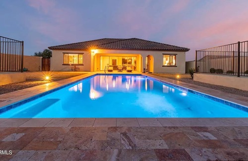 Waddell Casa | Private Desert Paradise 20 mins from Superbowl with pool and mountain views!